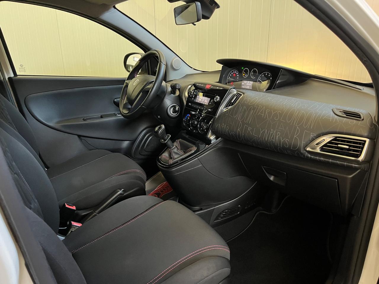 Lancia Ypsilon 1.2 69 CV 5 porte Elefantino