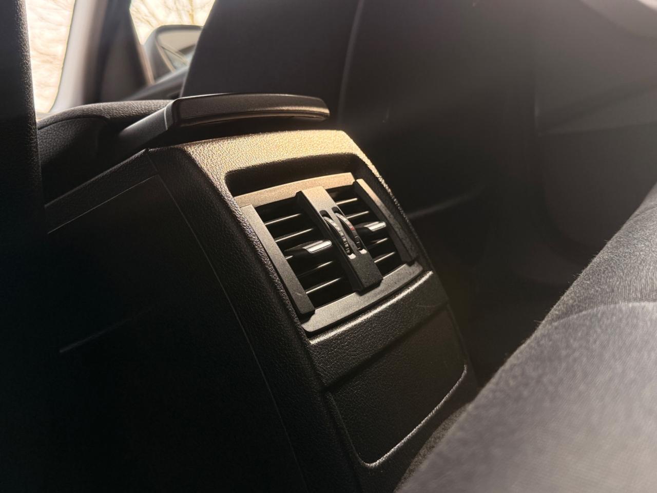 Bmw 118 118d 5p. Unique