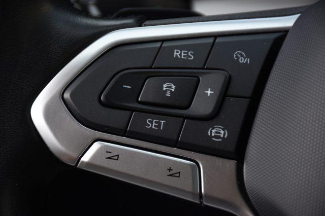 VOLKSWAGEN Golf 1.0 eTSI EVO DSG Life