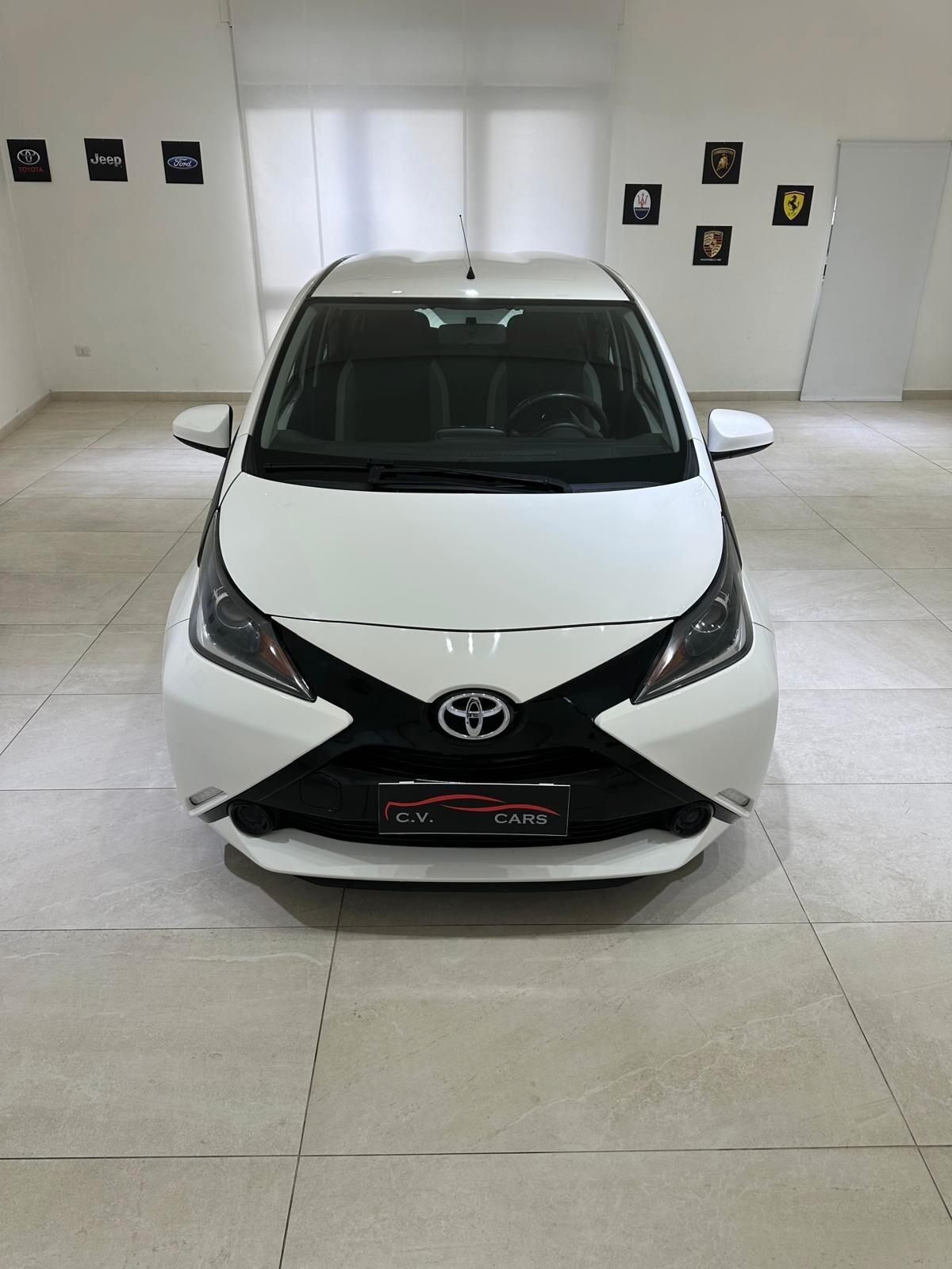 TOYOTA AYGO UNICO PROPRIETARIO GUIDABILE DA NEOPATENTATI