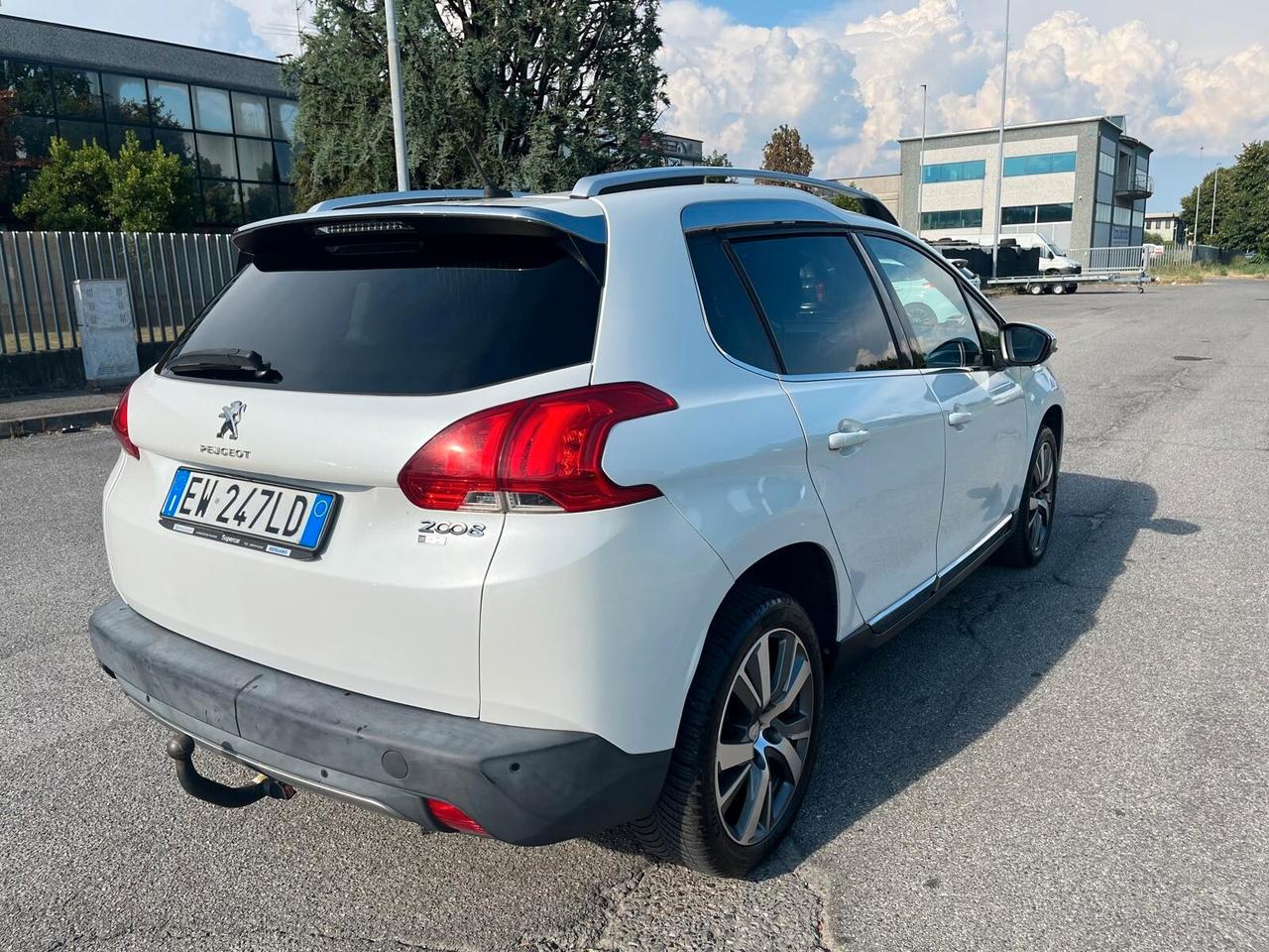 Peugeot 2008 1.6 e-HDi 92 CV **GANCIO TRAINO**