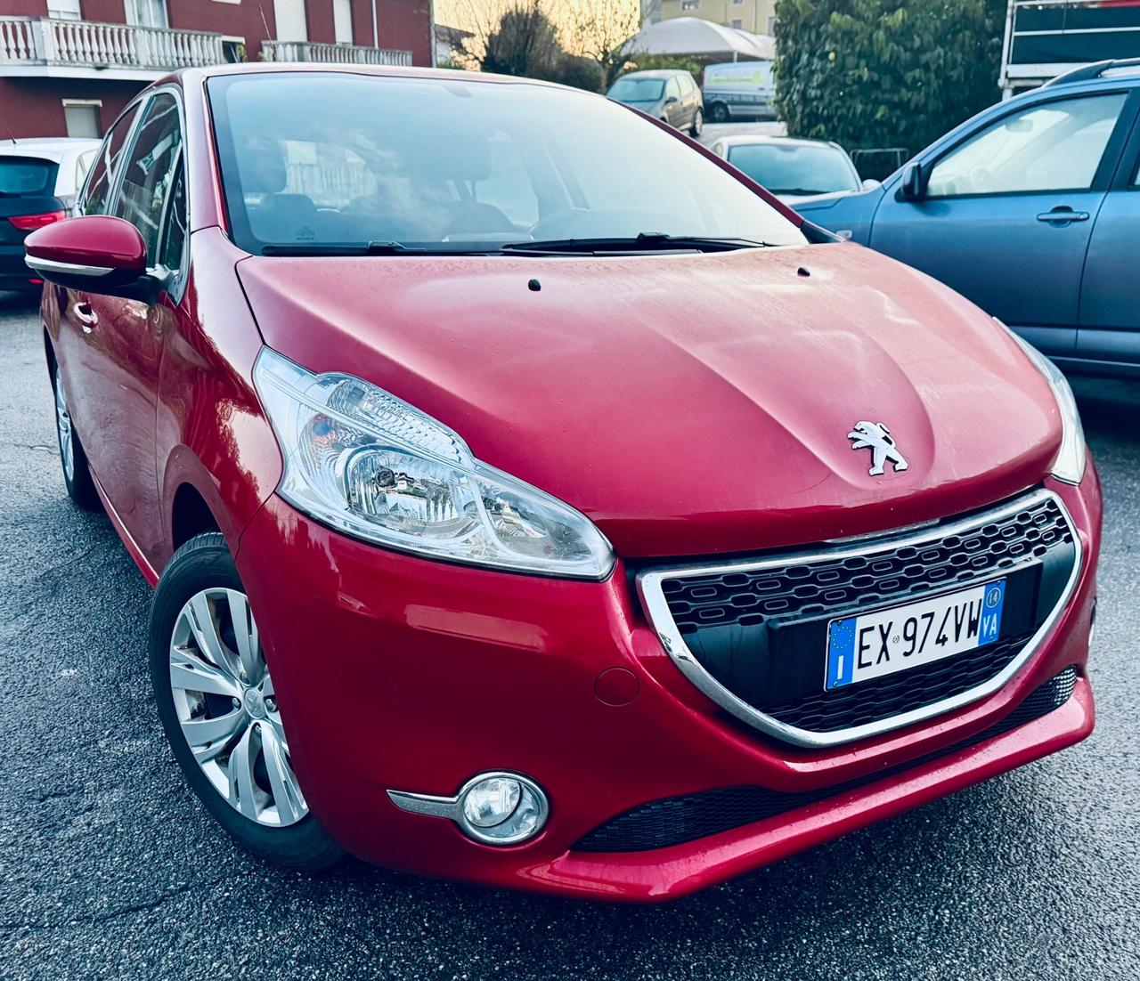 Peugeot 208 1.4 HDi 68 CV 5 porte Allure