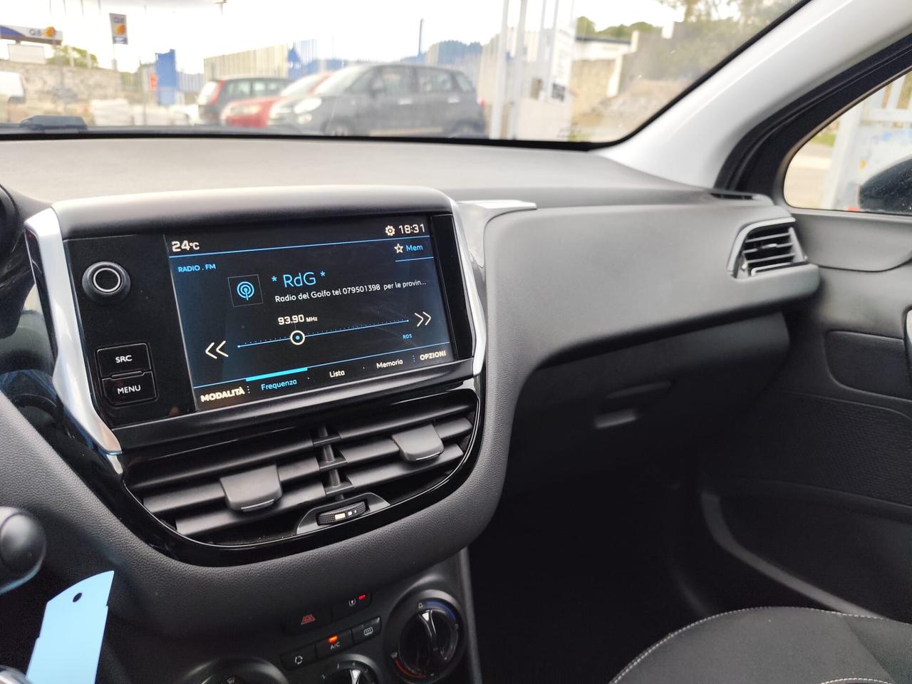 Peugeot 208 PureTech 82 5 porte Allure