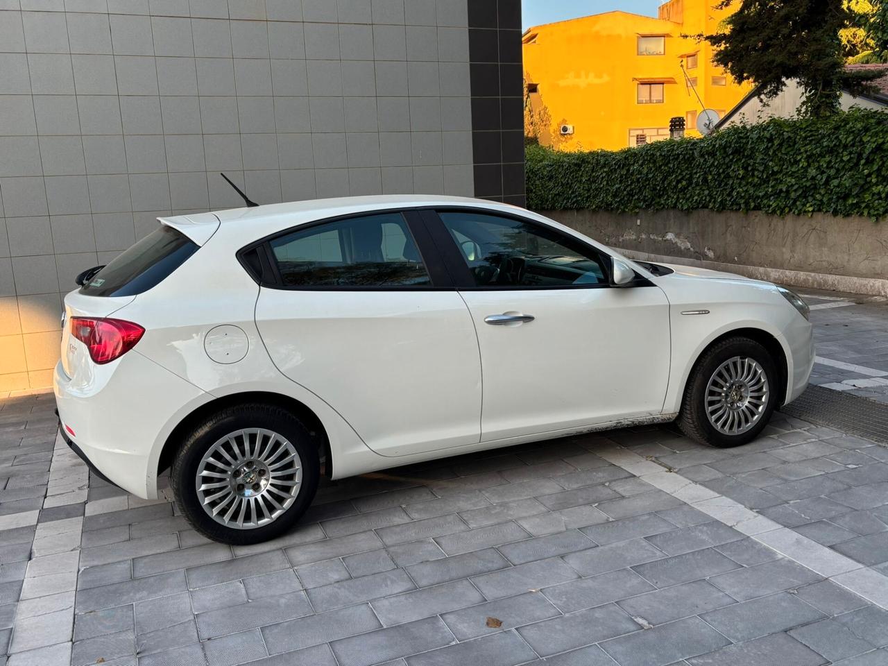Alfa Romeo Giulietta 1.6 JTDm-2 105 CV Exclusive