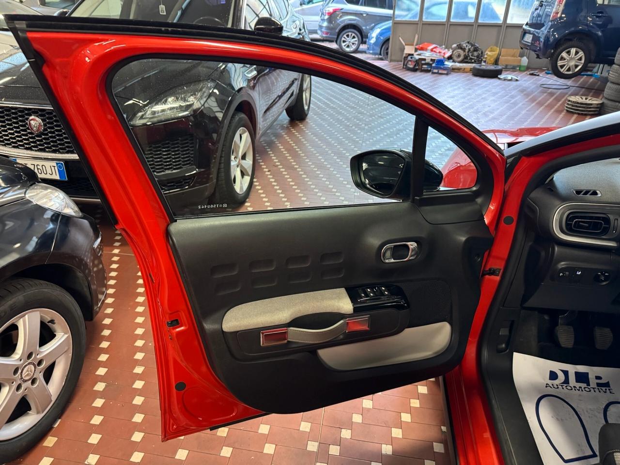 Citroen C3 PureTech 82 Shine - NEOPATENTATI