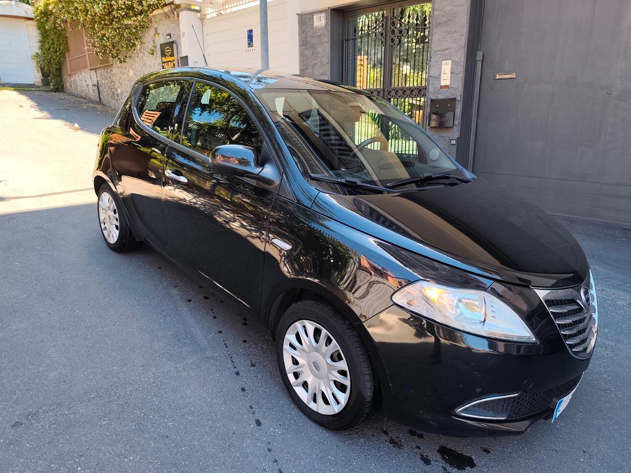 Lancia Ypsilon 1.2 69 CV 2014