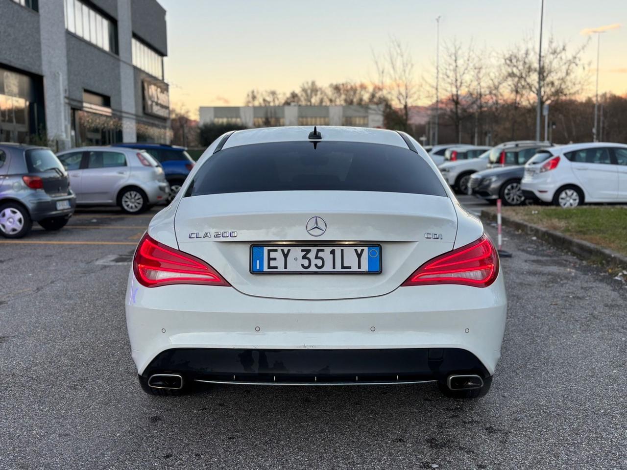 Mercedes-benz CLA 200 d Premium