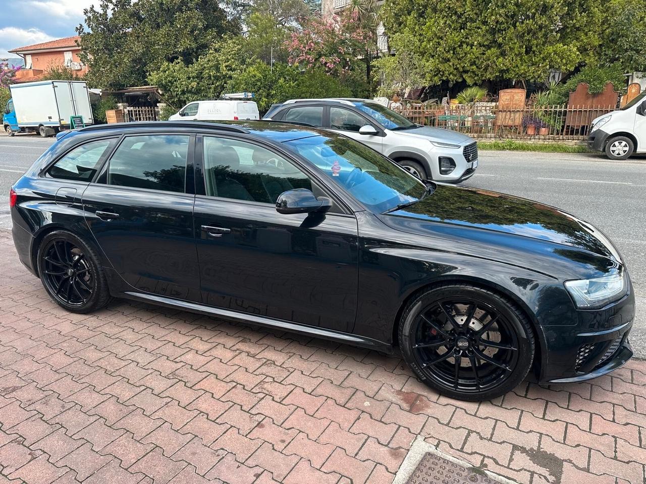 Audi A4 RS 4 Avant 4.2 V8 FSI quattro S tronic