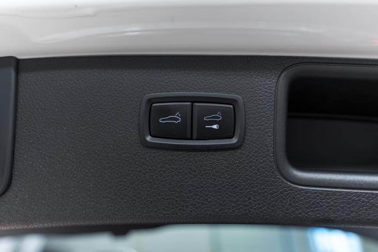 PORSCHE*MACAN*2.0*ACC*BOSE*TETTO*CAMERA*LED*CARPLAY*21"*
