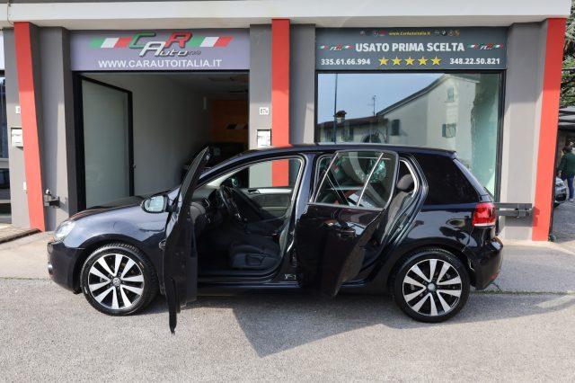 VOLKSWAGEN Golf VI 1.6 TDI 5Porte Highline 17" Cruise SensoriPark