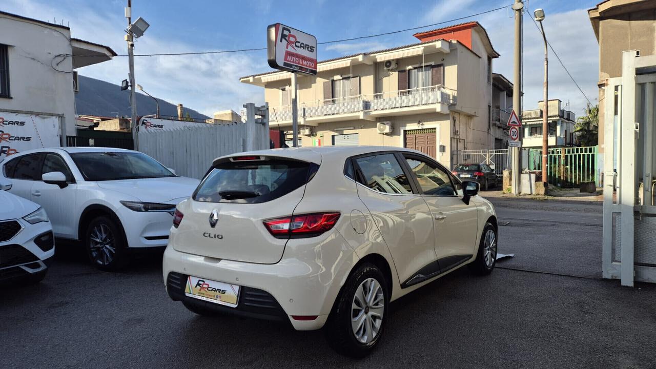 Renault Clio dCi 8V 75 CV Start&Stop 5 porte Energy Duel