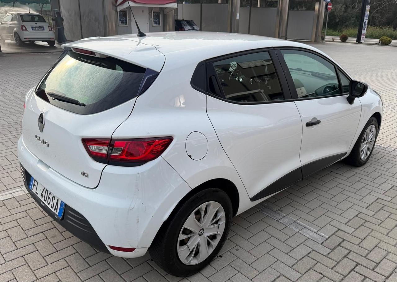Renault Clio Van