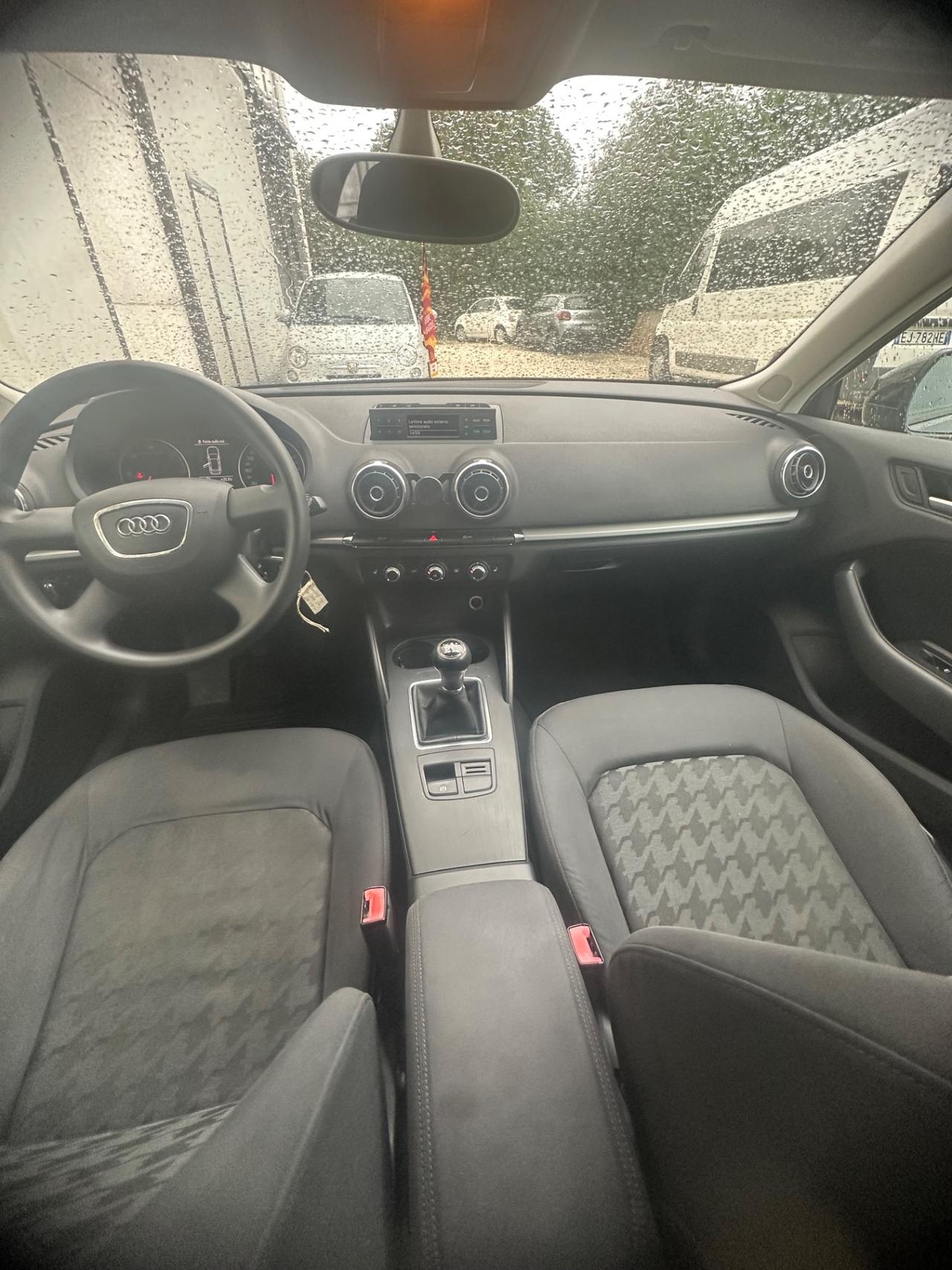 Audi A3 SPB 1.6 TDI Young