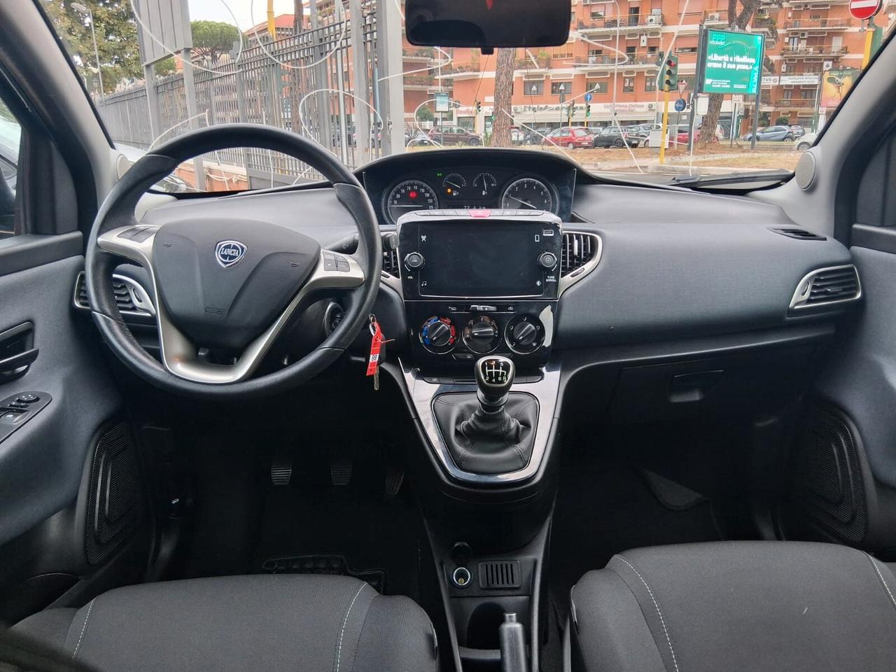 Lancia Ypsilon 1.0 FireFly 5 porte S&S Hybrid Ecochic A. Ferretti