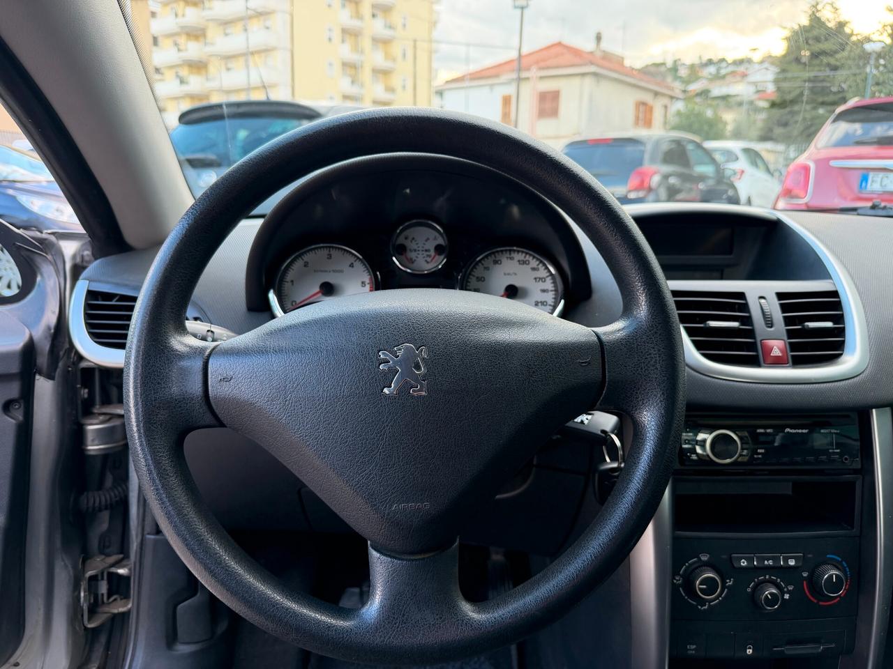 Peugeot 207 1.6 8V HDi 112CV CC Allure