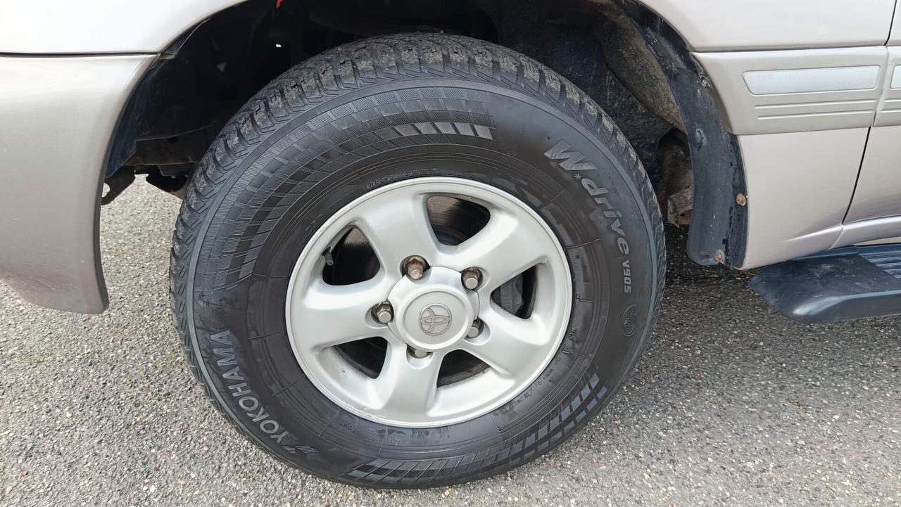 Toyota Land Cruiser 4.7i V8 32V aut. 100