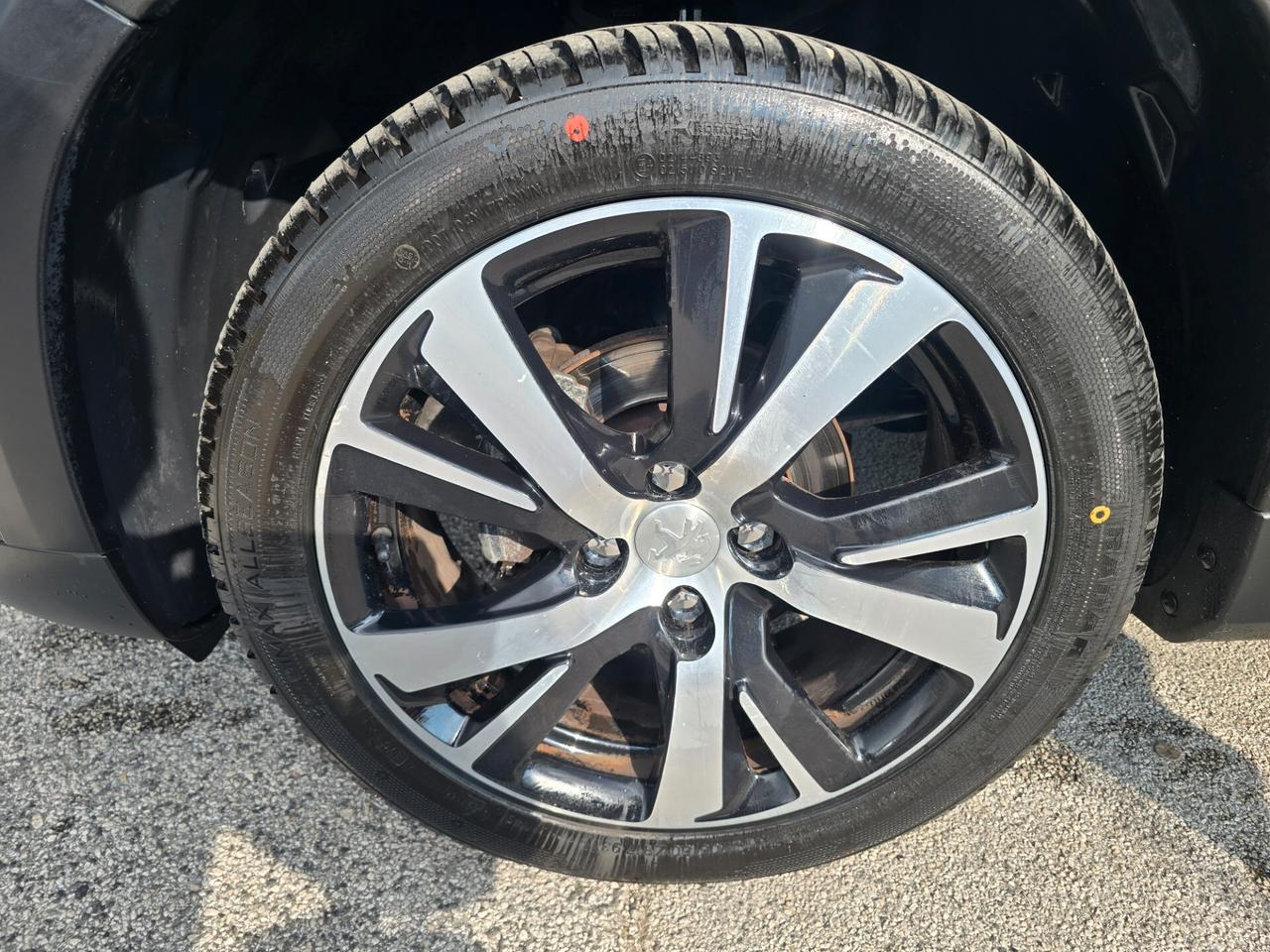 Peugeot 2008 BlueHDi 100cv Allure