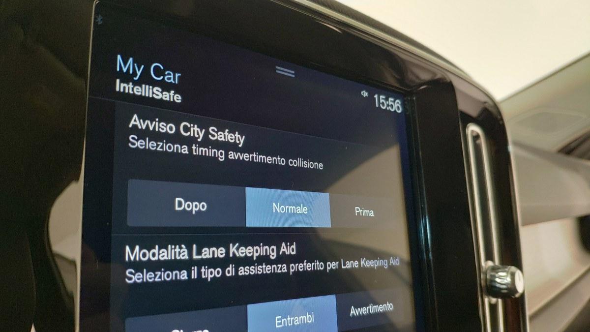 VOLVO Xc40 T4 Awd Geartronic Momentum