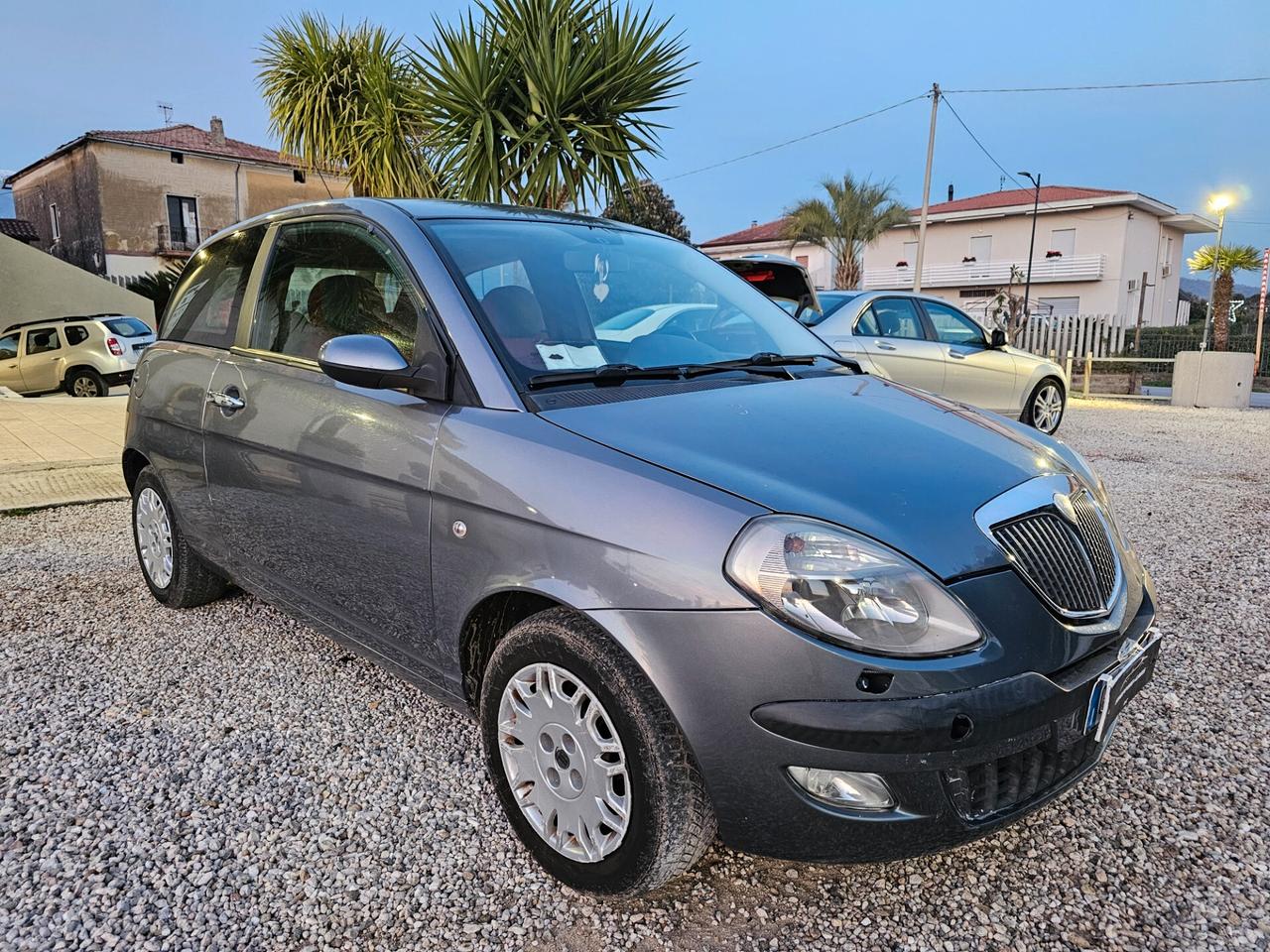 Lancia Ypsilon 1.3 Mjet cambio automatico