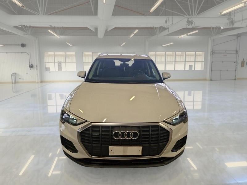 AUDI Q3 40 TDI quattro S tronic Business