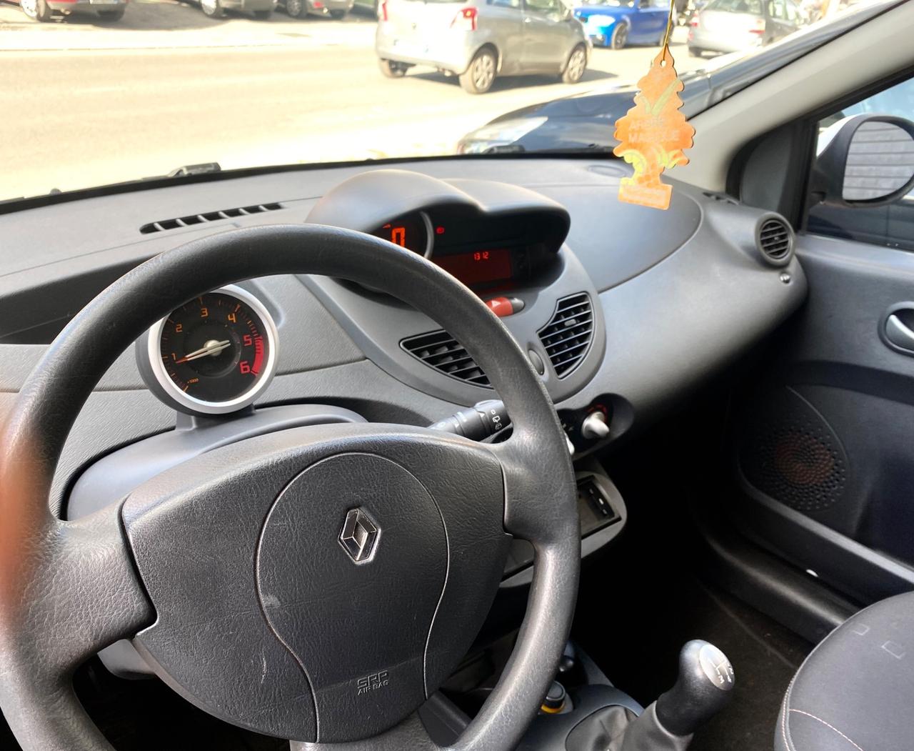 Renault Twingo X neopatentati