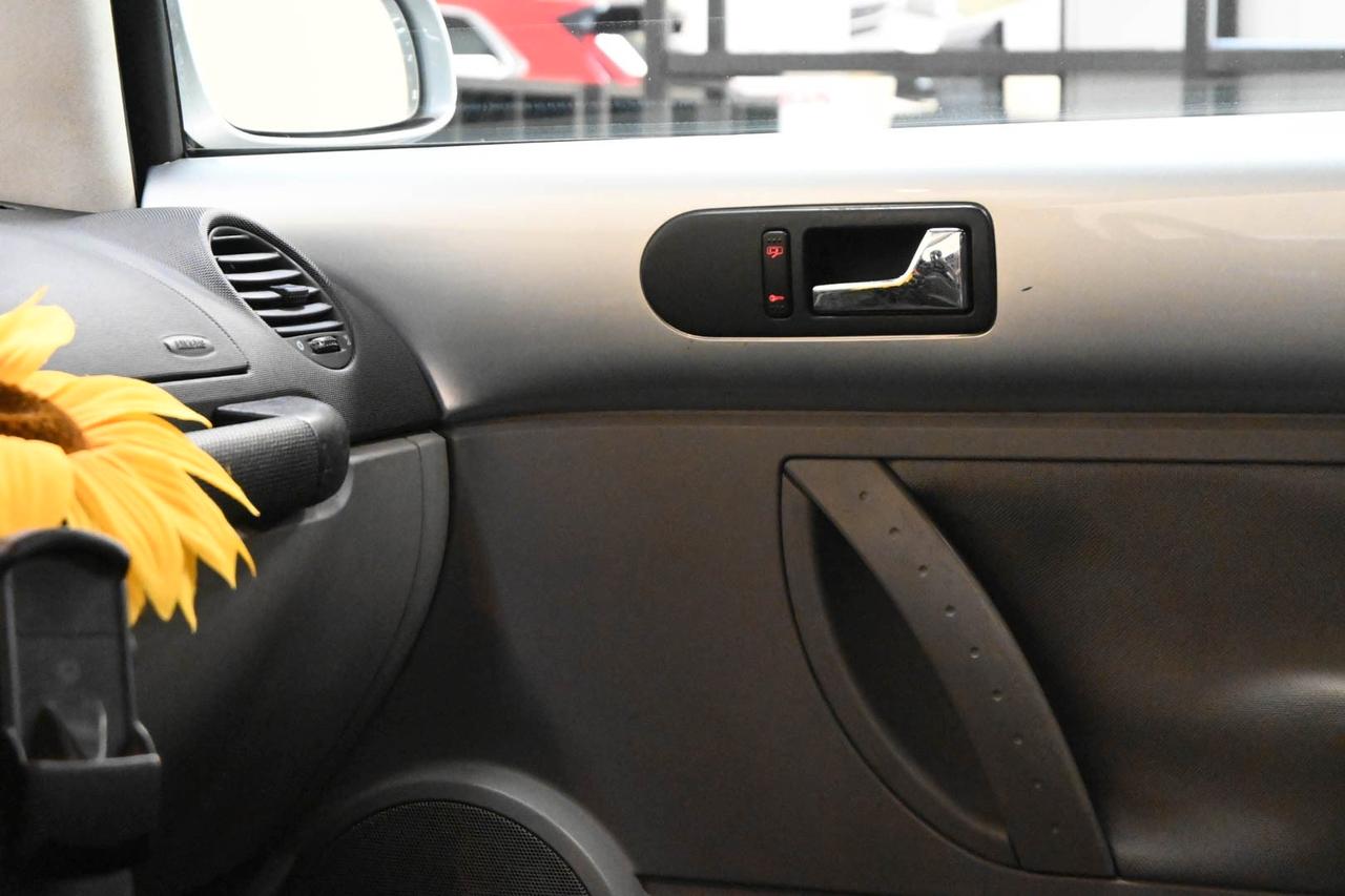 VOLKSWAGEN New Beetle 1.9 TDI 101CV Cabrio