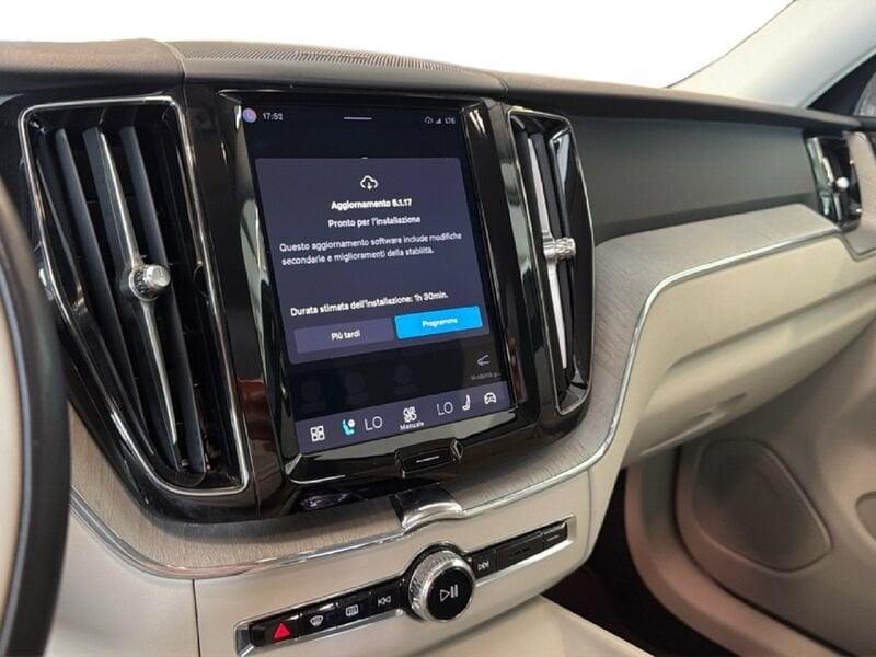 Volvo XC60 B4 D AWD automatico Plus Dark N1