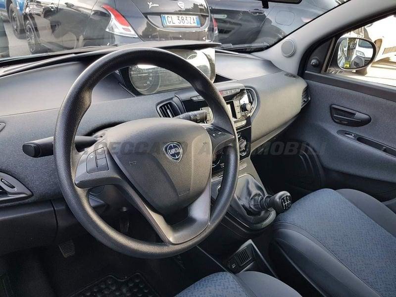 Lancia Ypsilon Ypsilon 1.0 firefly hybrid Silver s&s 70cv 5p.ti