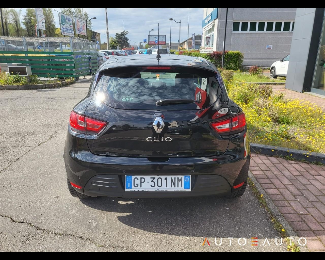 RENAULT Clio IV - Clio 5p 1.2 Zen (live) 75cv E6