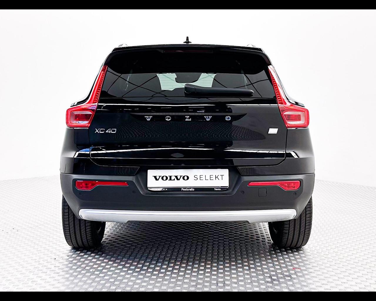 VOLVO XC40 Recharge Core T4 AUT