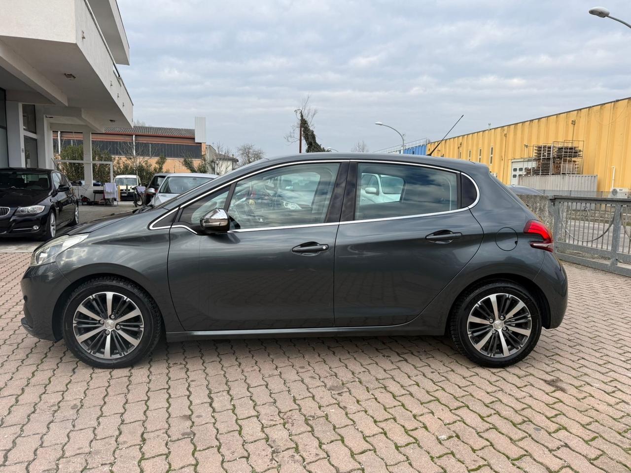 Peugeot 208 BlueHDi 75 5 porte Allure