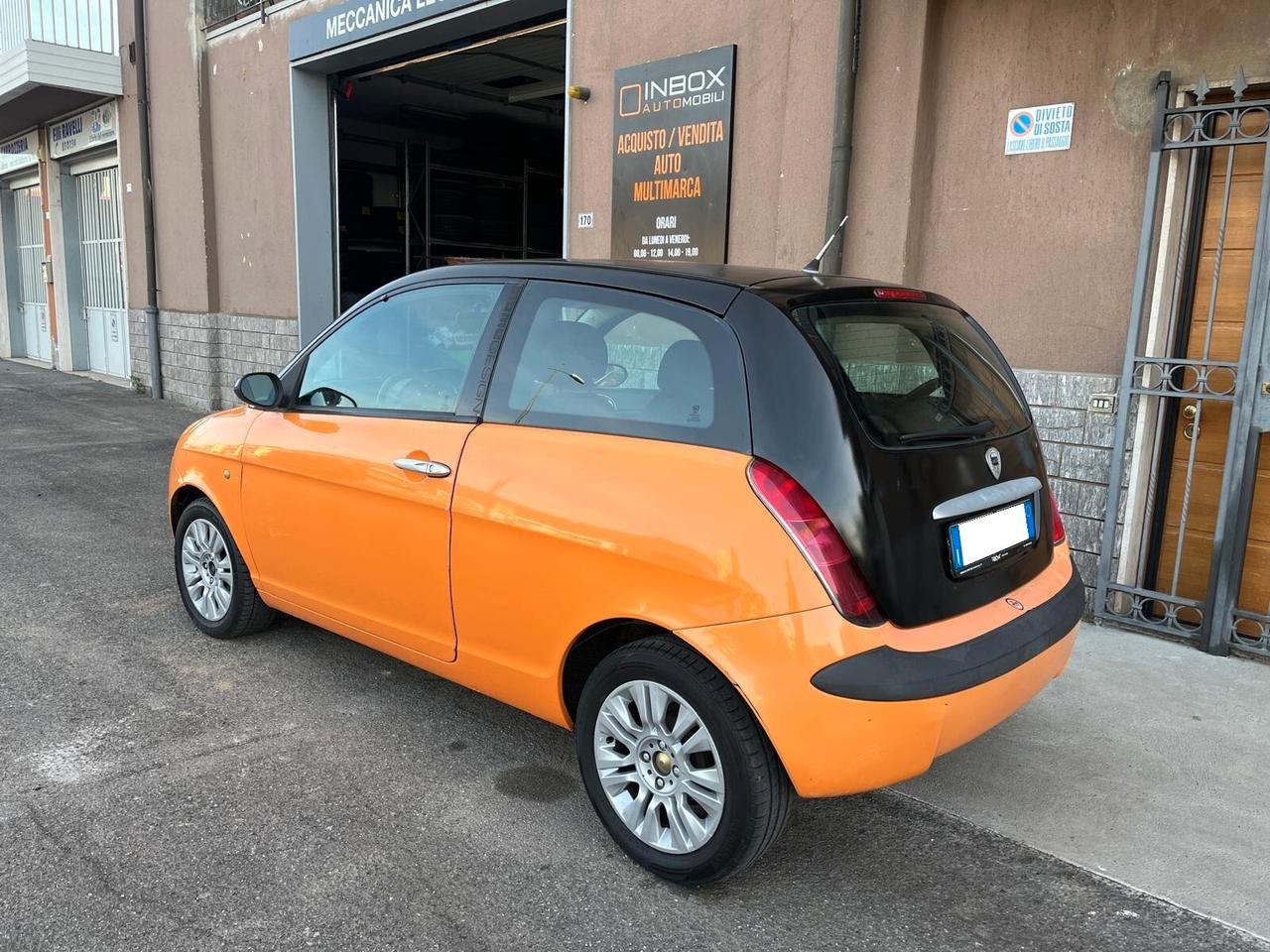 Lancia Ypsilon Ypsilon 1.2 16v Momo Design