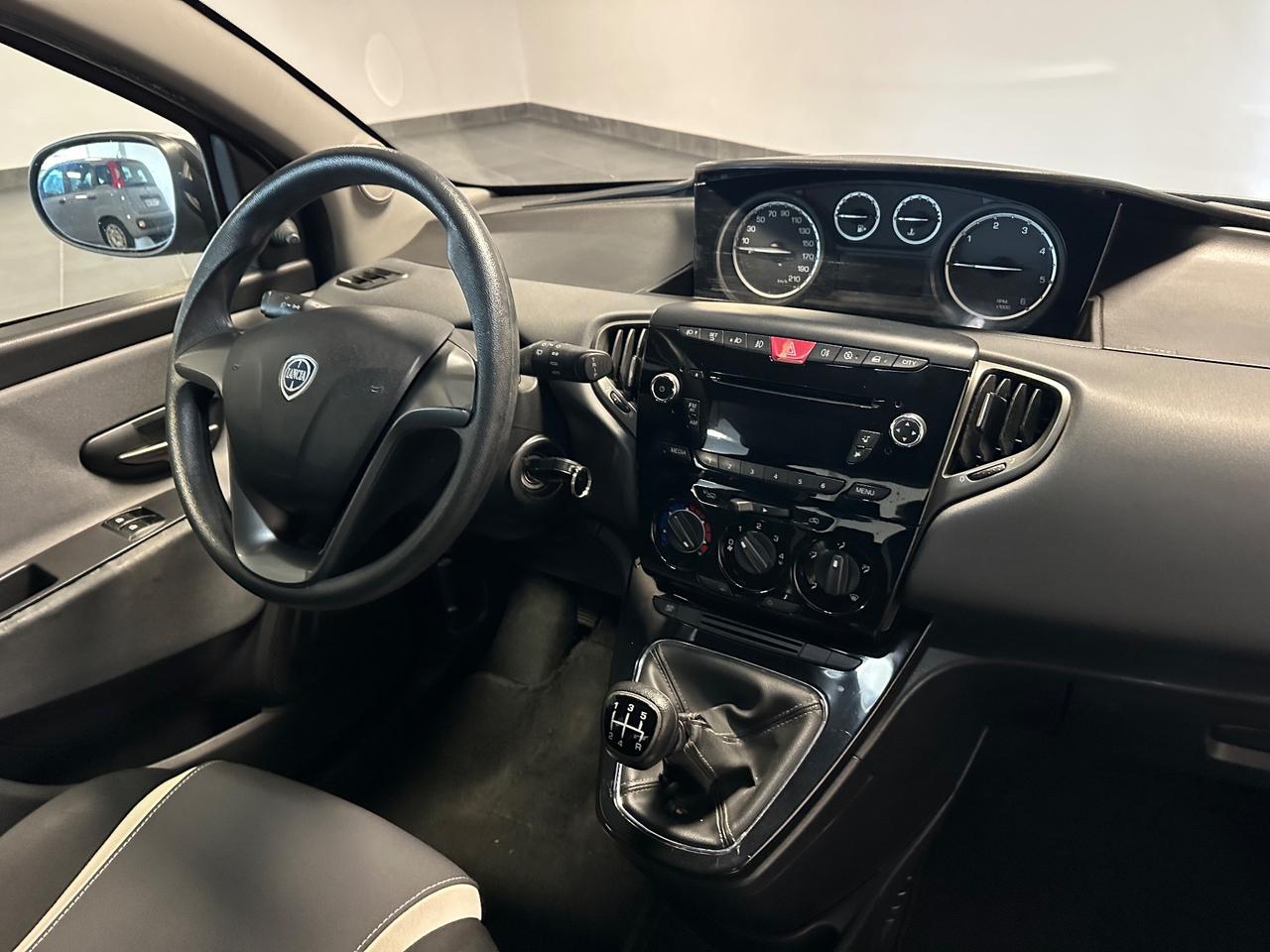 LANCIA YPSILON 1.3 MJT 95CV NEOPATENTATI