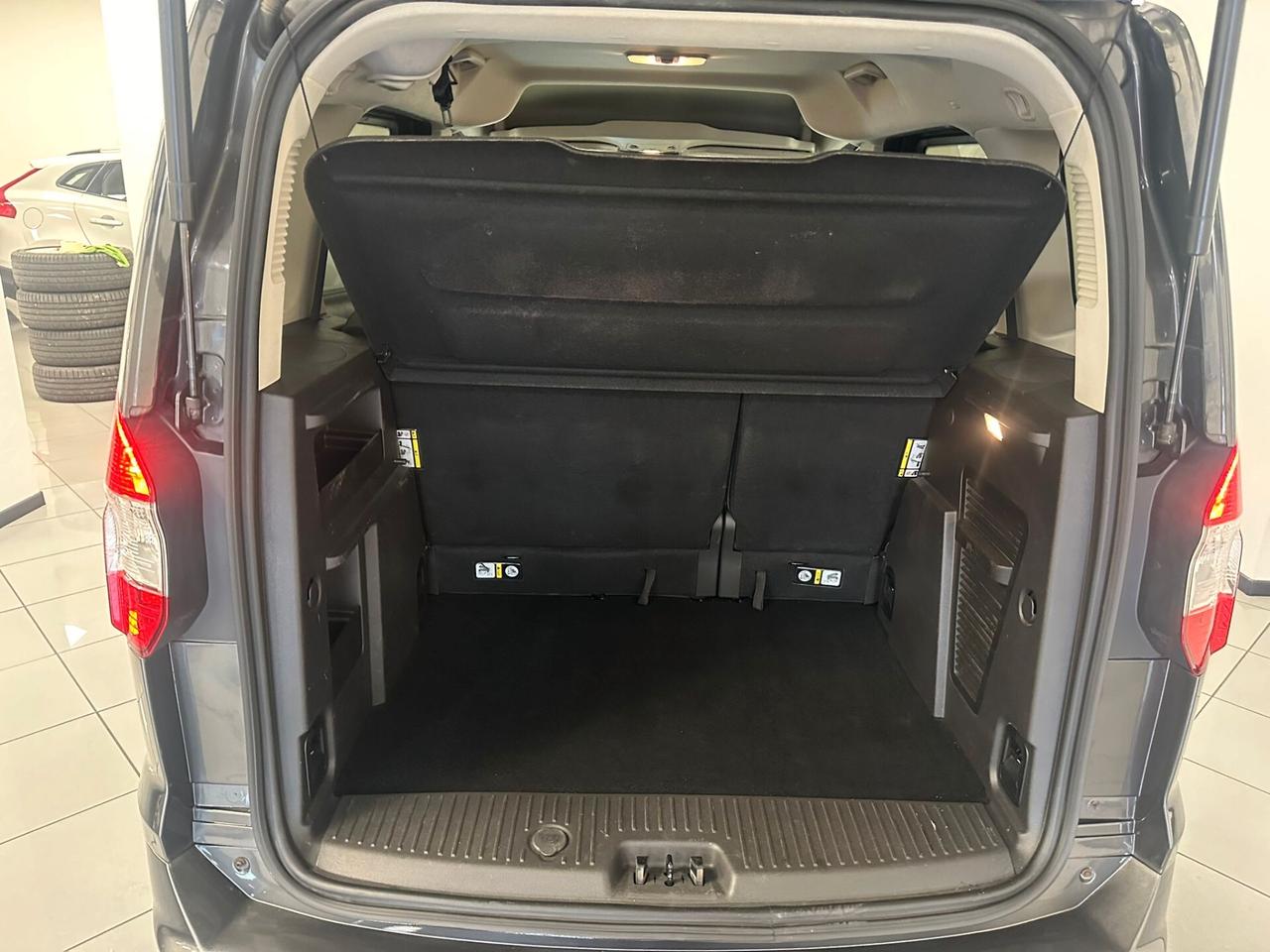 Ford Tourneo Courier 1.0 EcoBoost 100 CV Titanium