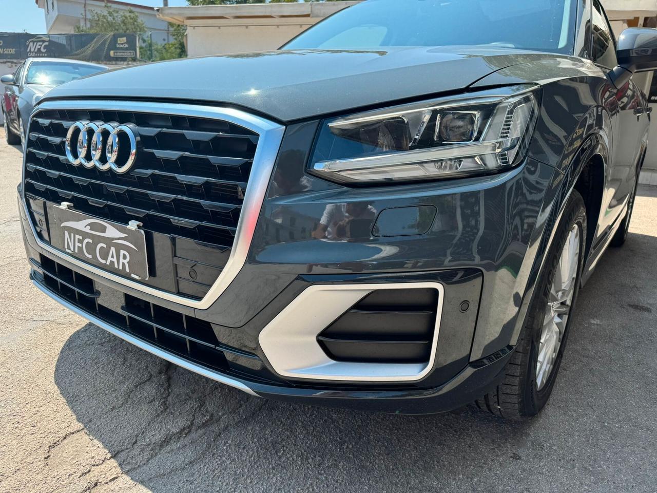 Audi Q2 1.6 TDI S tronic Business NAV/SENS/LED