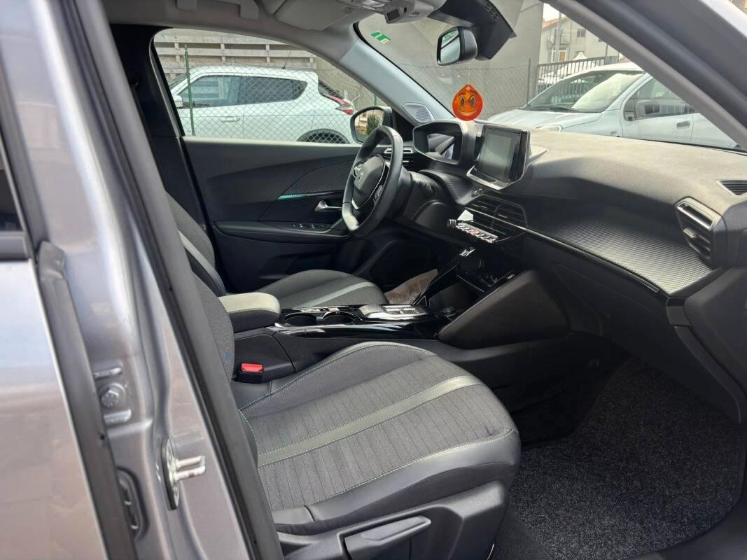 Peugeot e-2008 E- Allure Pack 100kW