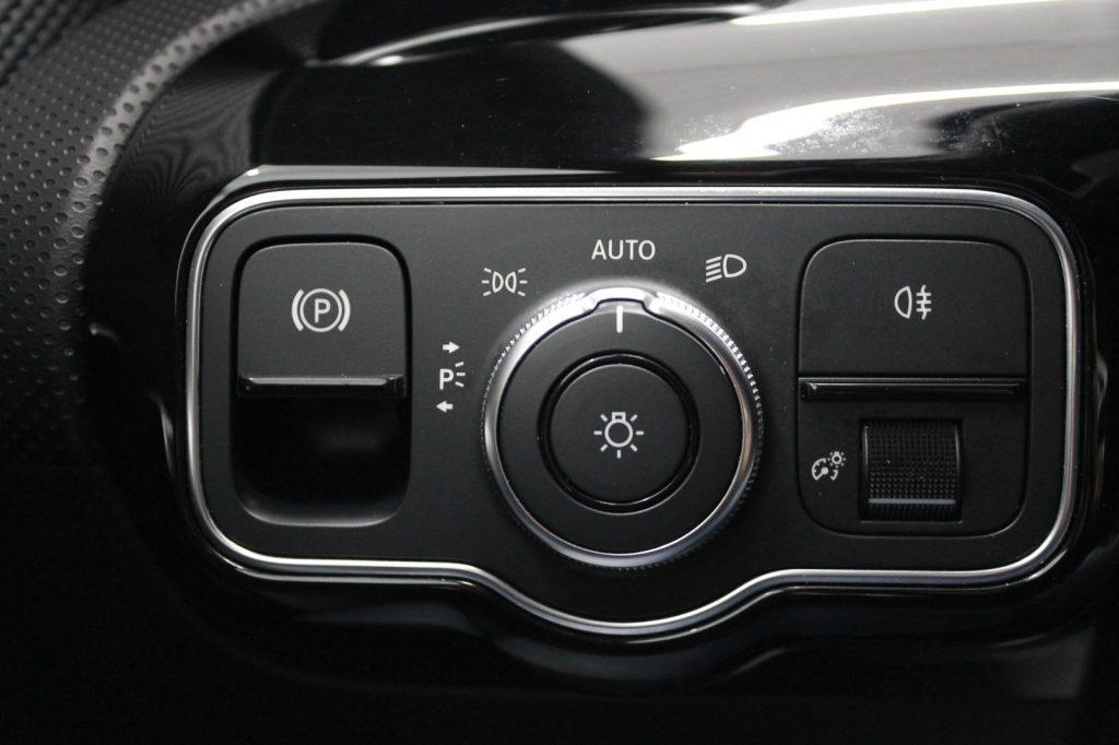Mercedes-Benz CLA 180 d Automatic Shooting Brake Sport