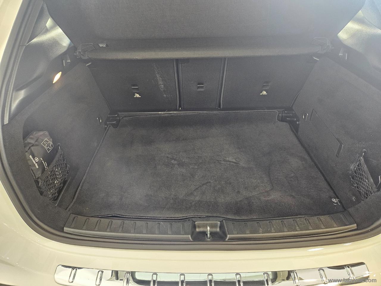 MERCEDES-BENZ GLA 200 d Automatic 4Matic Sport