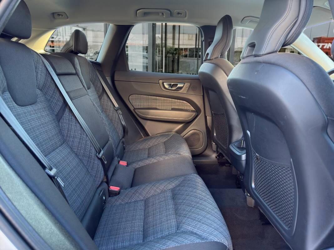 Volvo XC60 2.0 b4 Core auto Con TELECAMERA & VIRTUAL COCKPIT