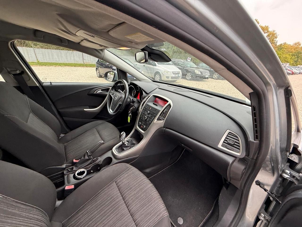 Opel Astra 1.4 100CV Sports Tourer Cosmo