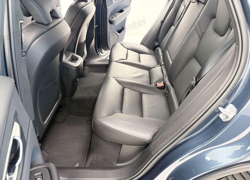 Volvo XC60 XC60 B4 (bz) 197CV TRAZIONE ANTERIORE MOMENTUM PRO