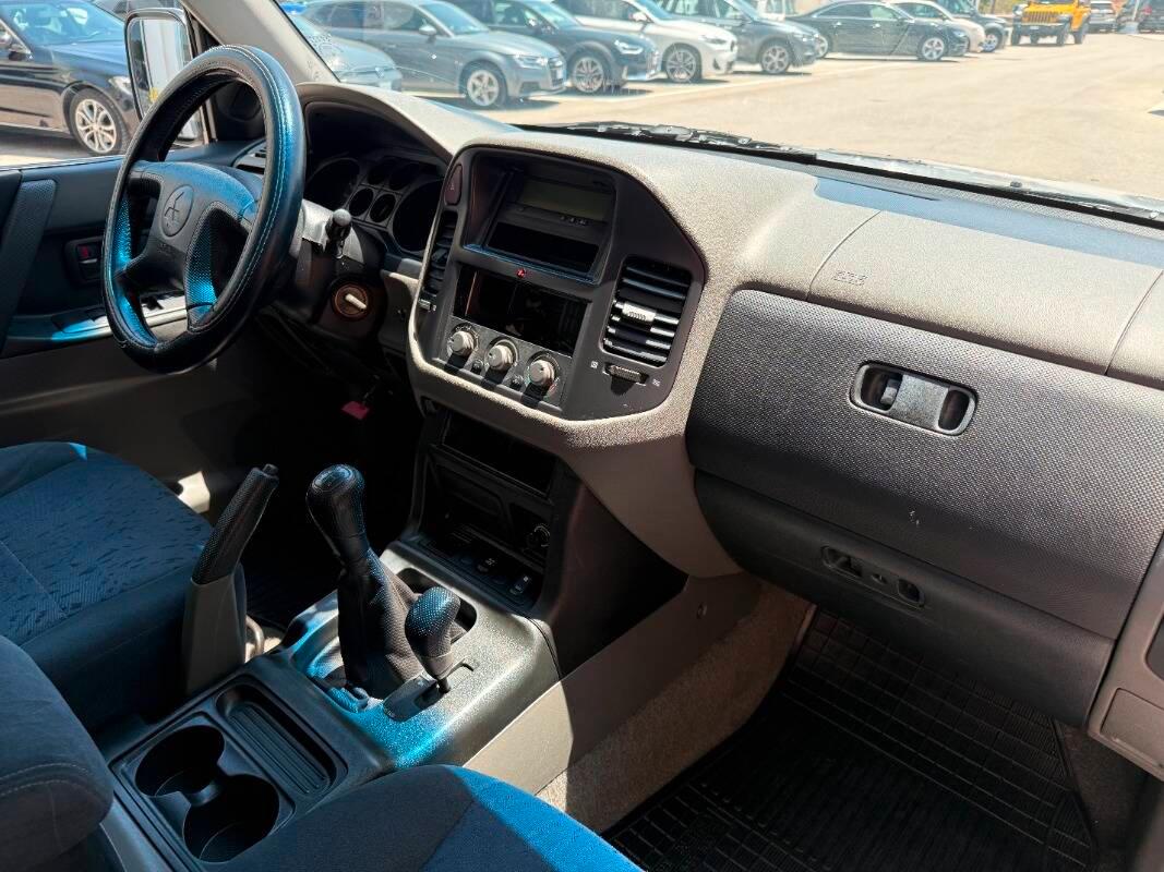 Mitsubishi Pajero 5p 2.5 tdi GLS-1 115cv