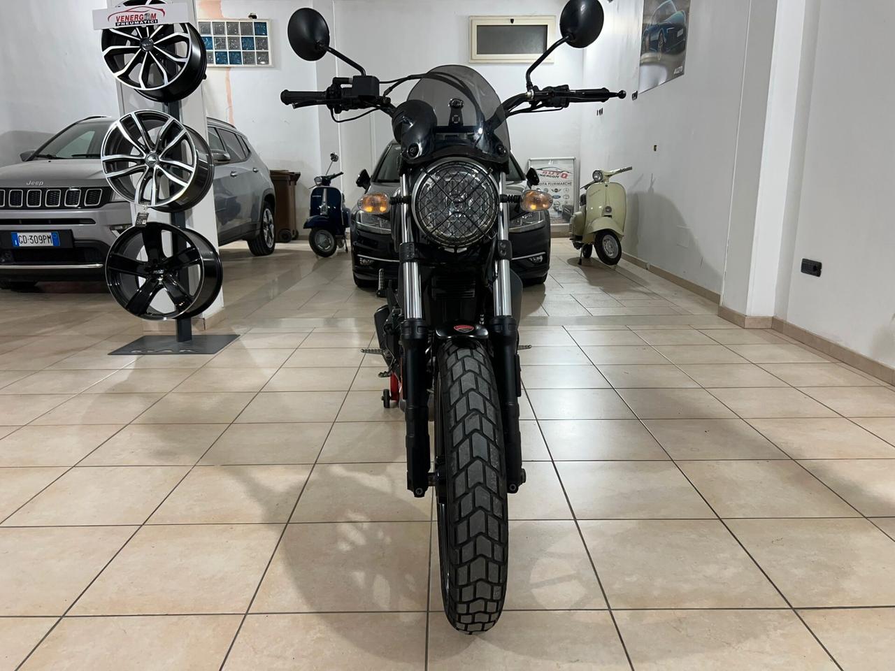 DUCATI SCRAMBLER 400