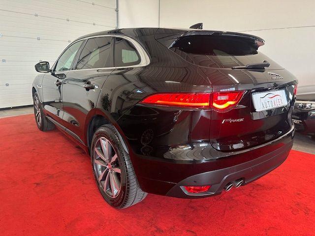 JAGUAR - F-Pace 2.0d i4 Pure awd 180cv auto my18