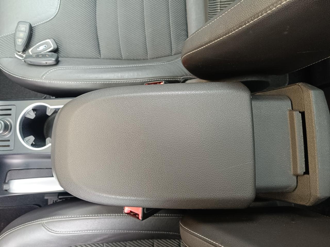 Ford Kuga 2.0 TDCI 140 CV 4WD Powershift Business