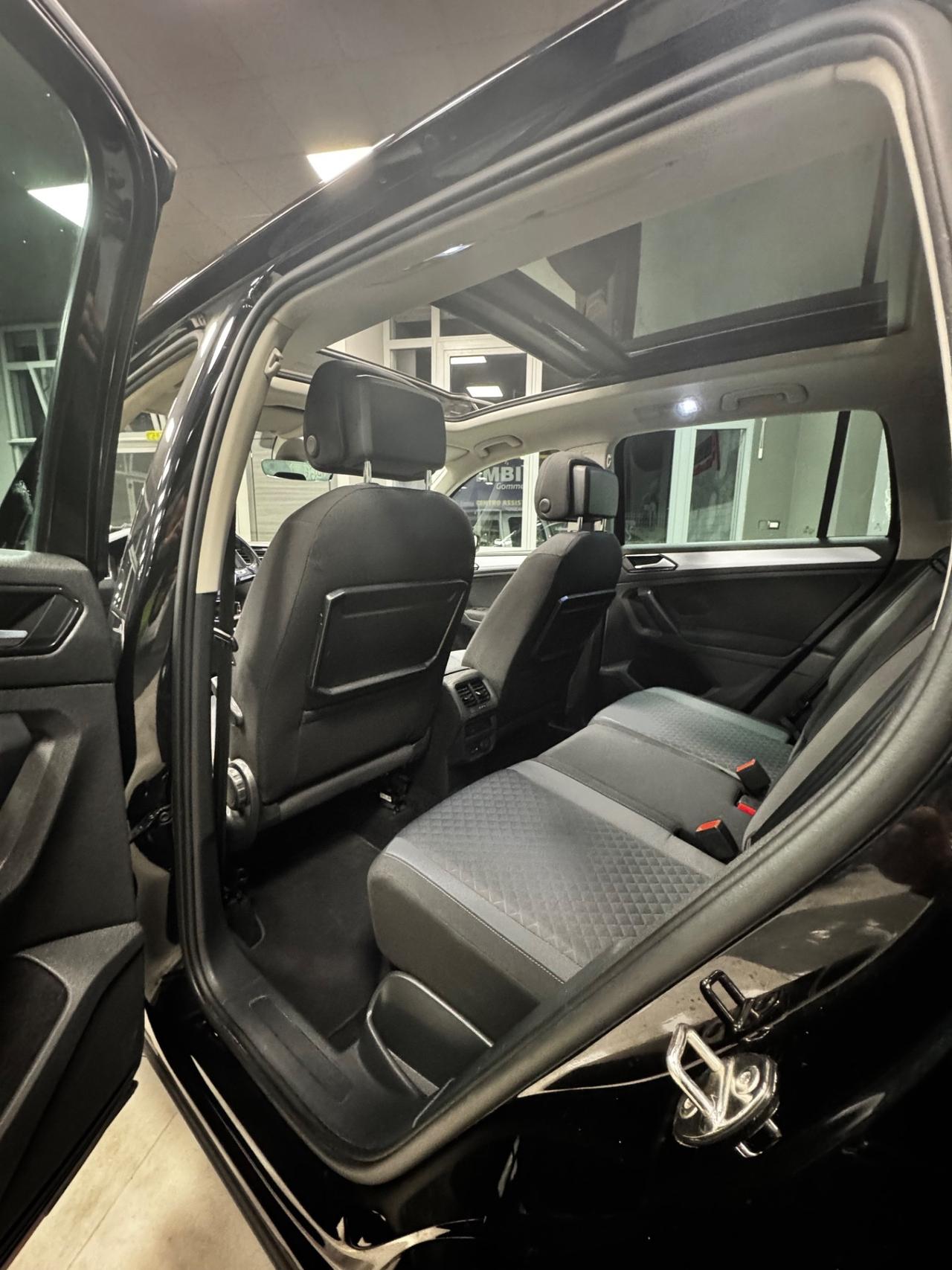 VOLKSWAGEN TIGUAN 2018 1.6 TDI TETTO APRIBILE