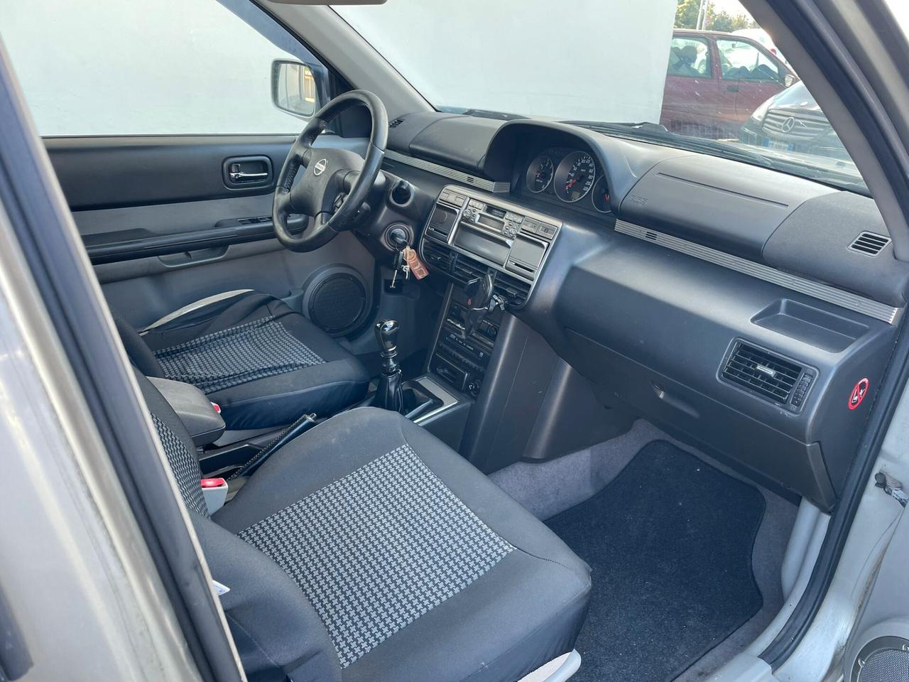 Nissan X-Trail 2.2 dCi Elegance
