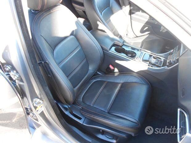 JAGUAR XE 2.0d(FERMA dal 2019)NAVI-PELLE,E6B