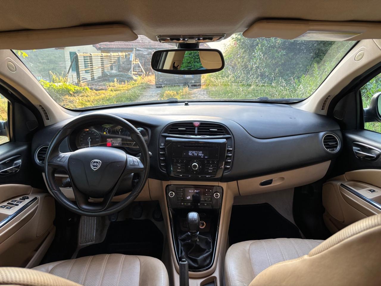 Lancia Delta 1.6 MJT DPF 105 CV Silver