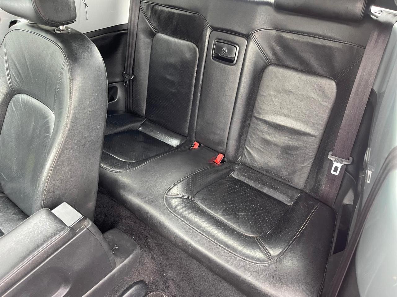 Volkswagen New Beetle 1.6 Cabrio